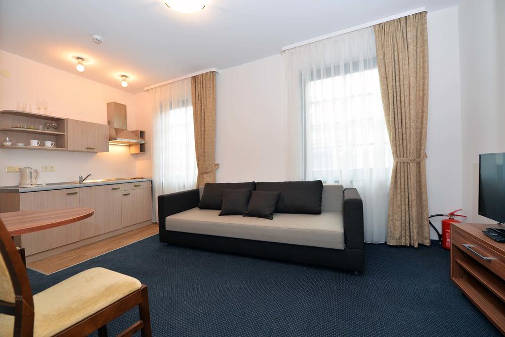 Guest House & Villa Astoma Παλάγκα Δωμάτιο φωτογραφία