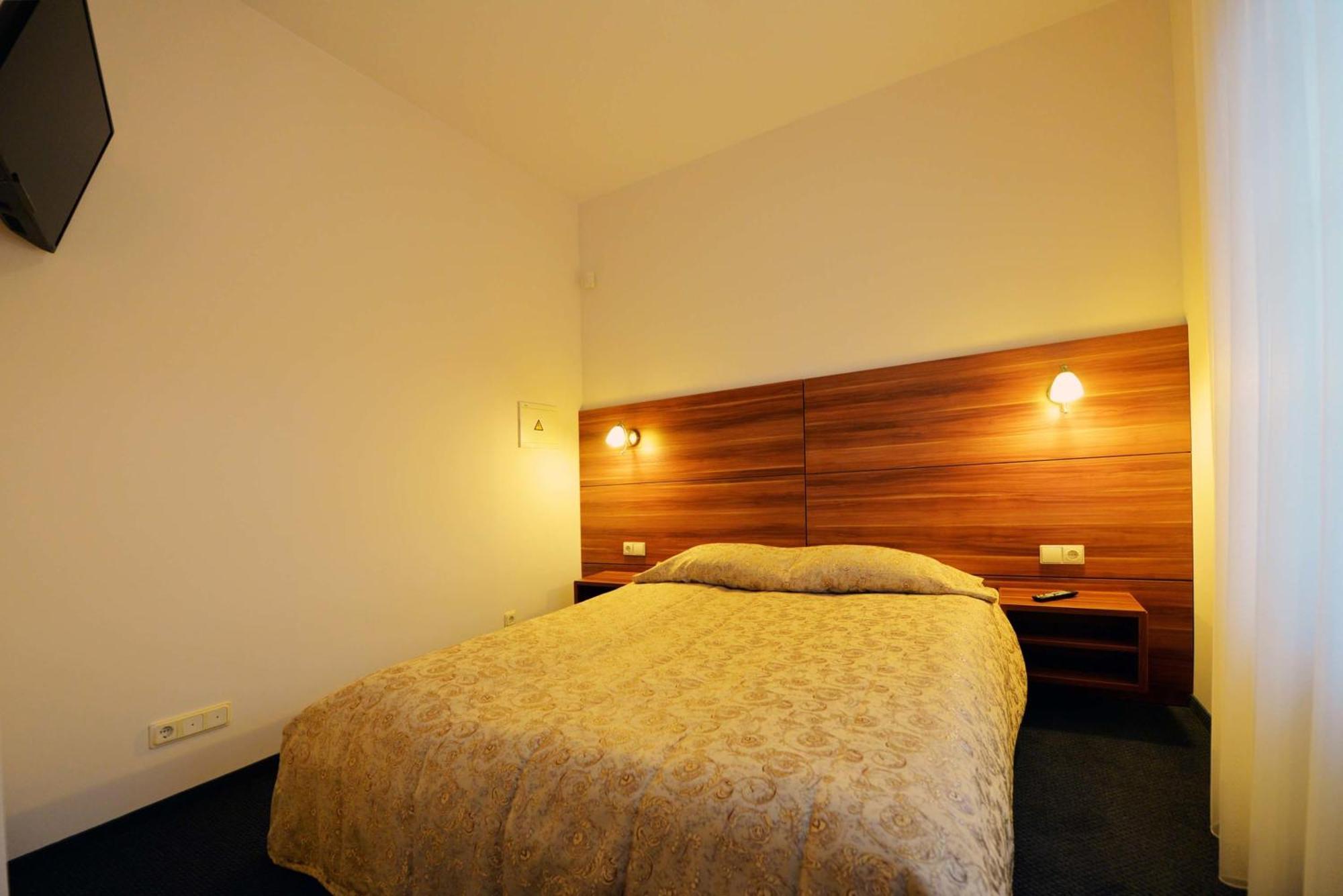 Guest House & Villa Astoma Παλάγκα Δωμάτιο φωτογραφία